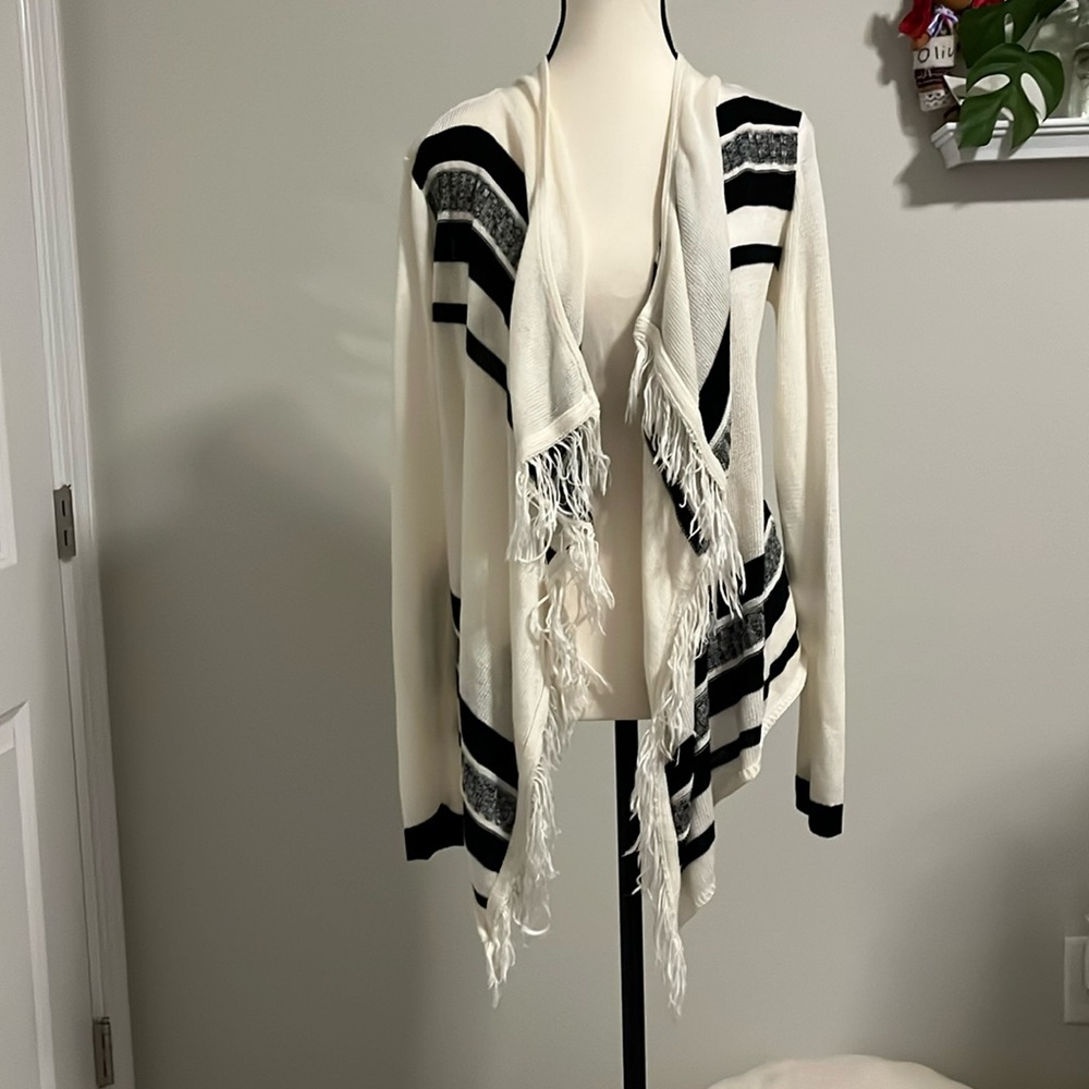 Charlotte Russe Knit Flowy Cardigan